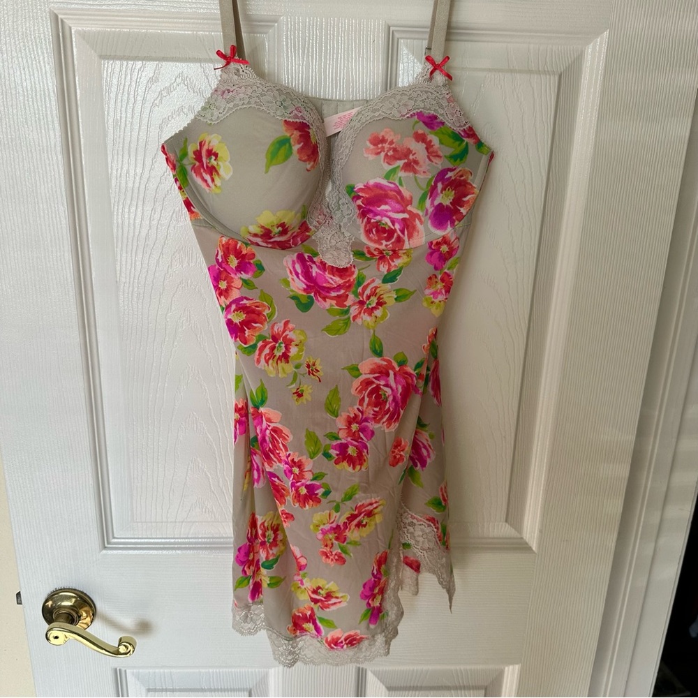 Victoria’s Secret bra slip nighty 36D